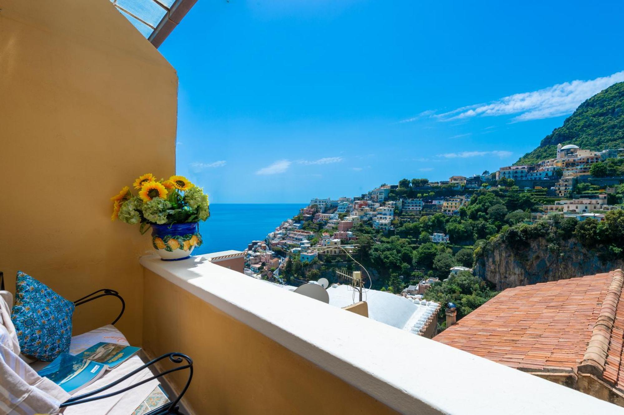 Amore Rentals - Casa Barbera A Positano Exterior photo